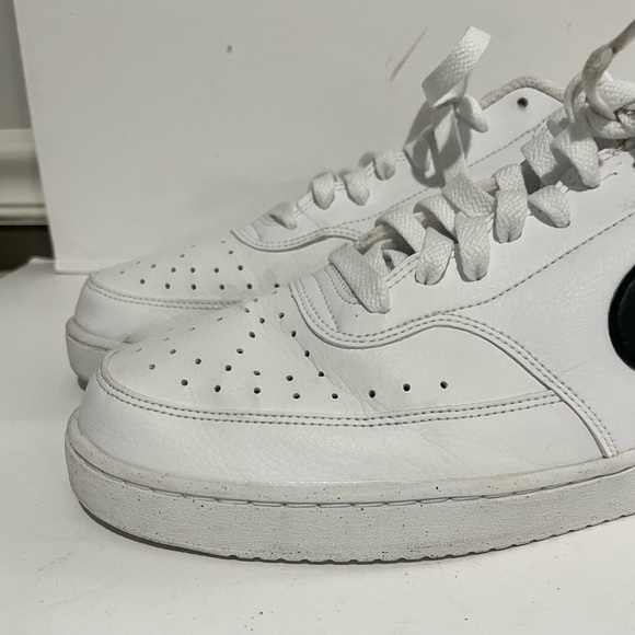 Nike White and Black Sneakers Vision Low EUC size 13 men’s - Picture 6 of 15